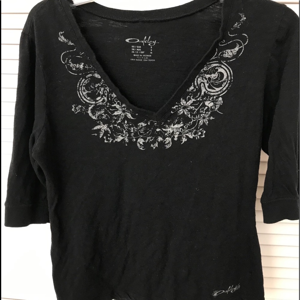 Oakley black v-neck top size S